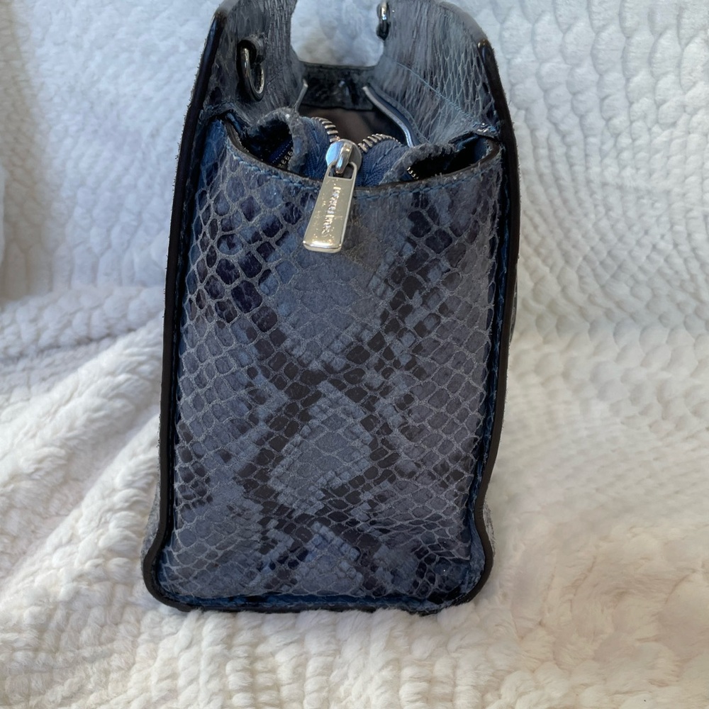 Michael Kors Riley Python Satchel
Snakeskin Embossed Leather Blue/Gray Strap - Picture 10 of 13